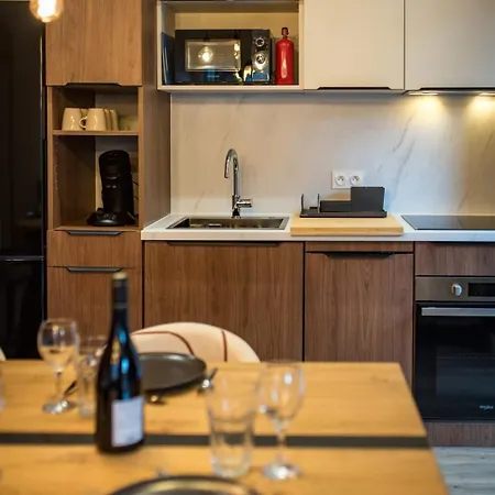 The 2 Two 6-guest Apts 3 Valleys & Cycling Base Orelle