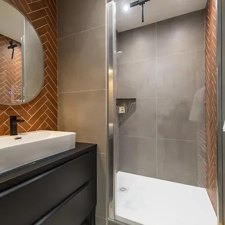 The 2 Two 6-guest Apts 3 Valleys & Cycling Base *